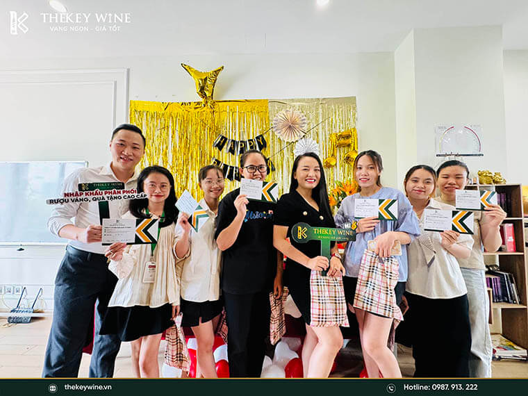 Chúc mừng ngày Phụ Nữ Việt Nam 20/10 cùng TheKey Wine 4