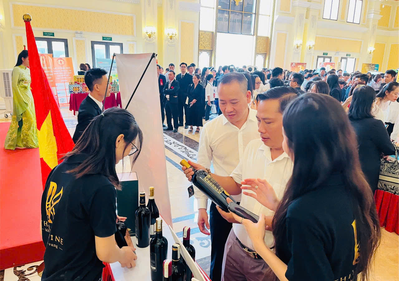 THEKEY WINE ĐẠT DANH HIỆU "TOP 10 THƯƠNG HIỆU UY TÍN HÀNG ĐẦU VIỆT NAM" 5